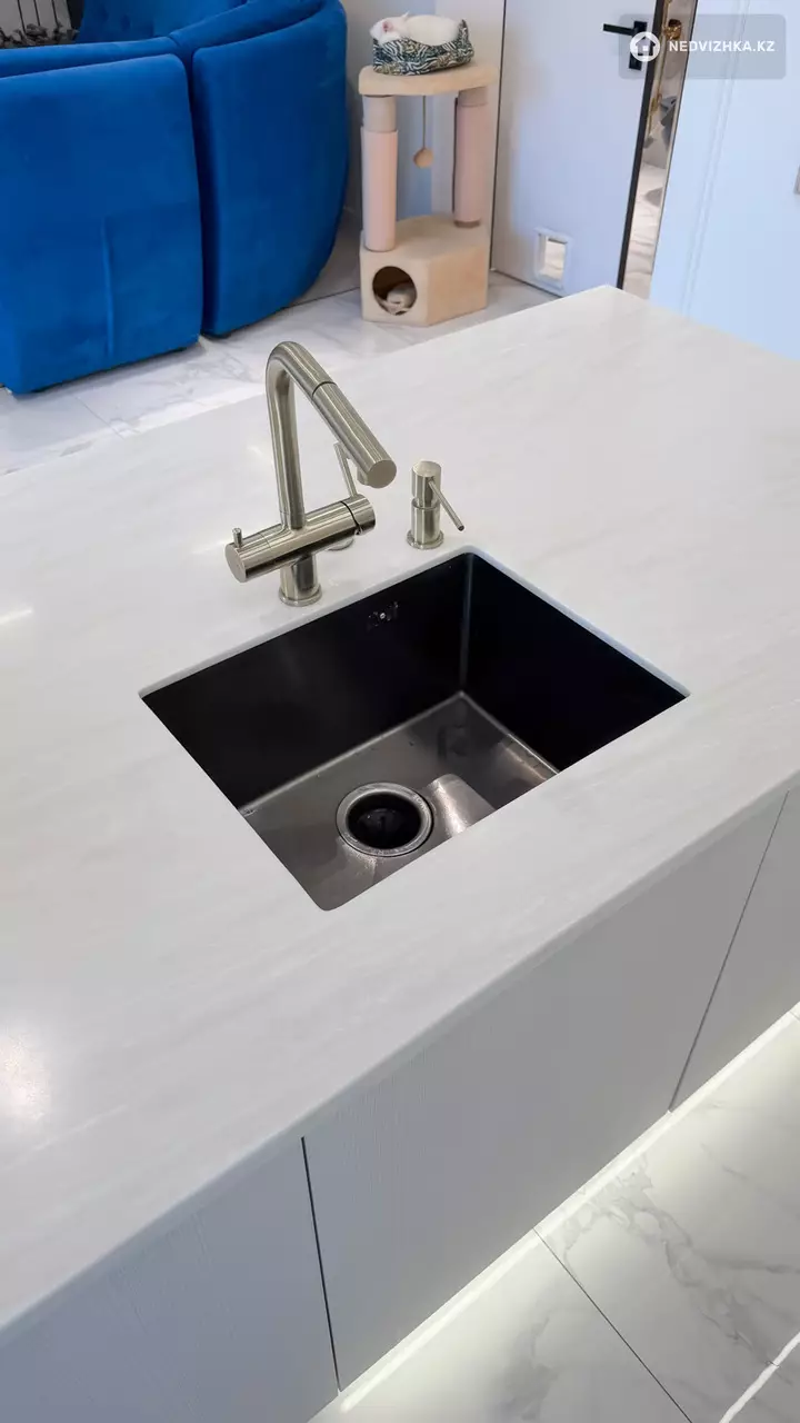4-комнатная квартира, этаж 10 из 10, 136 м², 5-фотосурет