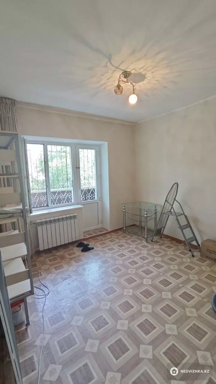 2-комнатная квартира, этаж 3 из 5, 56 м², фотография 3