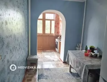 2-комнатная квартира, этаж 3 из 5, 56 м², миниатюра 6