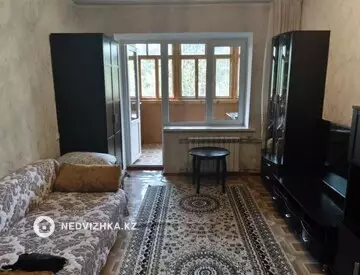 2-комнатная квартира, этаж 3 из 5, 56 м², миниатюра 1