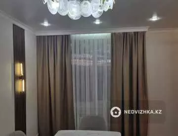 3-комнатная квартира, этаж 8 из 12, 73 м², миниатюра 1