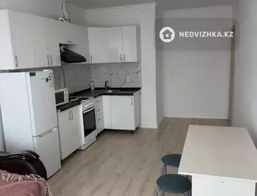2-комнатная квартира, этаж 9 из 10, 44 м², На длительный срок, миниатюра 9