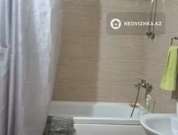 2-комнатная квартира, этаж 3 из 9, 50 м², На длительный срок