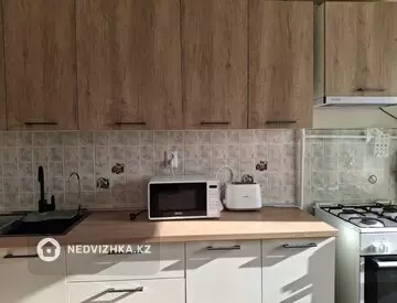 3-комнатная квартира, этаж 3 из 5, 64 м²