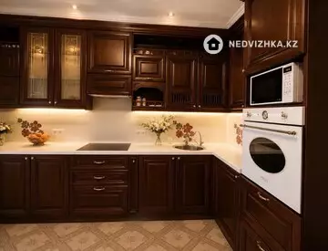 3-комнатная квартира, этаж 3 из 10, 100 м²
