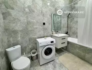 1-комнатная квартира, этаж 9 из 17, 55 м², Посуточно