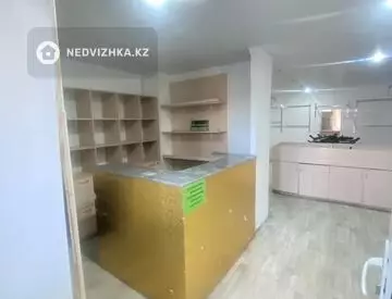 Магазин, Салон, этаж 1 из 9, 42 м²