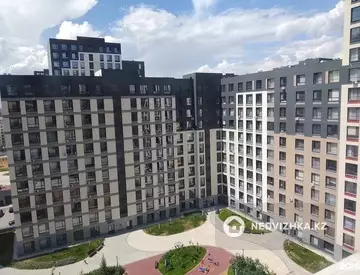 3-комнатная квартира, этаж 8 из 12, 80 м²