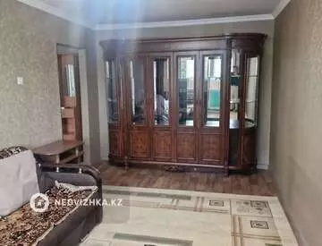 2-комнатная квартира, этаж 3 из 4, 43 м², На длительный срок