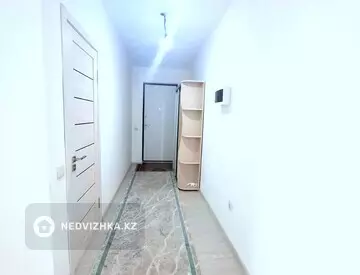 3-комнатная квартира, этаж 6 из 5, 100 м², На длительный срок, миниатюра 2