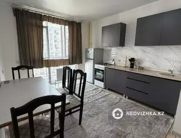 3-комнатная квартира, этаж 6 из 5, 100 м², На длительный срок, миниатюра 3