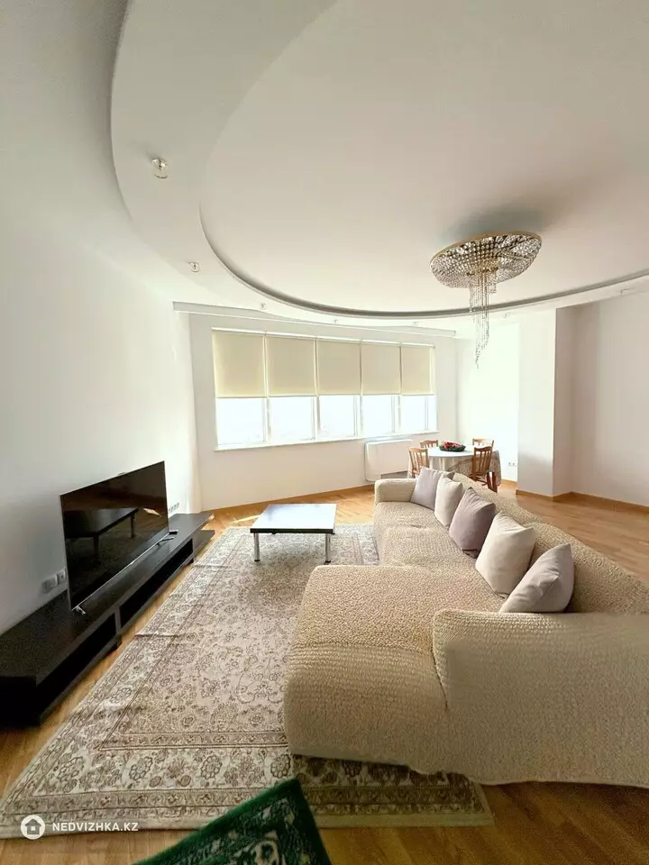 2-комнатная квартира, этаж 17 из 32, 90 м², На длительный срок