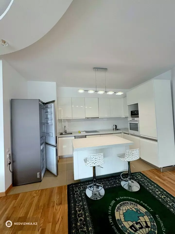 2-комнатная квартира, этаж 17 из 32, 90 м², На длительный срок, фотография 5