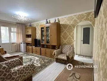3-комнатная квартира, этаж 3 из 4, 59 м², миниатюра 3