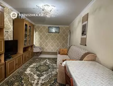 3-комнатная квартира, этаж 3 из 4, 59 м², миниатюра 2