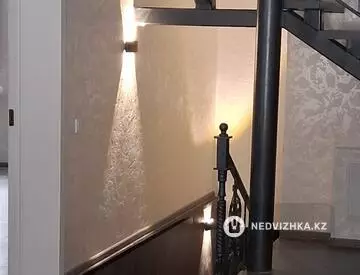 12-комнатный дом, 6 соток, 400 м², На длительный срок