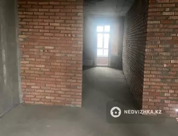 3-комнатная квартира, этаж 6 из 10, 103 м²