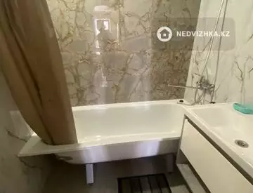 3-комнатная квартира, этаж 4 из 9, 70 м², На длительный срок