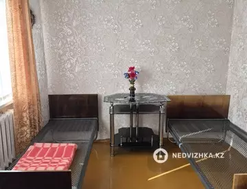 4-комнатная квартира, этаж 3 из 5, 62 м²