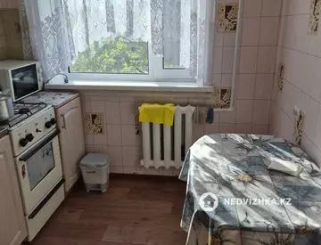 4-комнатная квартира, этаж 3 из 5, 62 м²