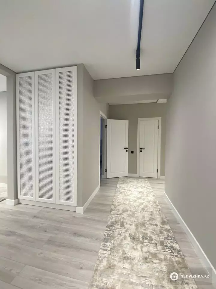2-комнатная квартира, этаж 5 из 5, 67 м², На длительный срок, фотография 2