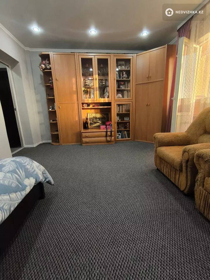 3-комнатная квартира, этаж 12 из 12, 74 м², фотография 3