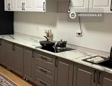 2-комнатная квартира, этаж 7 из 13, 62 м², На длительный срок
