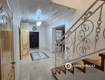 7-комнатный дом, 8 соток, 320 м²