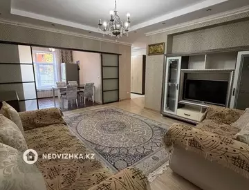 4-комнатный таунхаус, 0.3 соток, 110 м²
