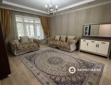 4-комнатный таунхаус, 0.3 соток, 110 м²