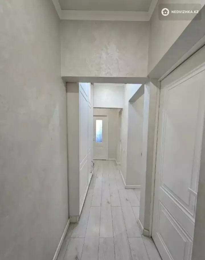3-комнатная квартира, этаж 9 из 9, 70 м², фотография 4