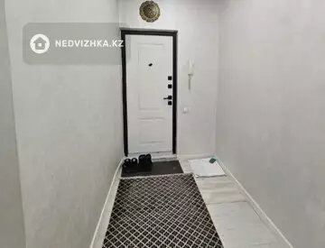 3-комнатная квартира, этаж 9 из 9, 70 м², миниатюра 3