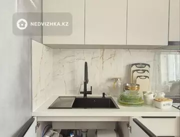 2-комнатная квартира, этаж 8 из 9, 60 м²