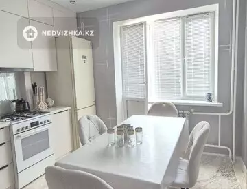 2-комнатная квартира, этаж 8 из 9, 60 м²