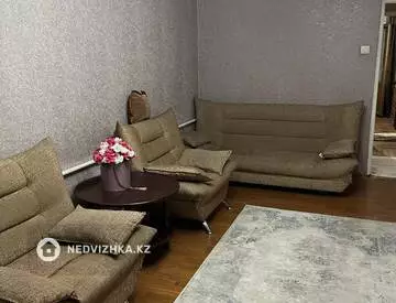 2-комнатная квартира, этаж 4 из 4, 54 м², На длительный срок