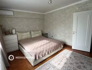4-комнатная квартира, этаж 4 из 5, 92 м²