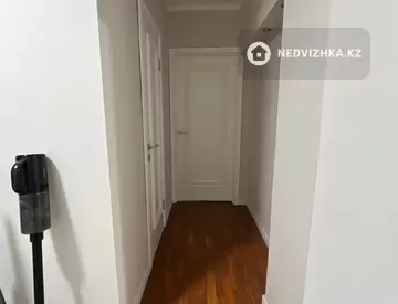 4-комнатная квартира, этаж 4 из 5, 92 м²