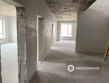 5-комнатная квартира, этаж 22 из 25, 243 м²