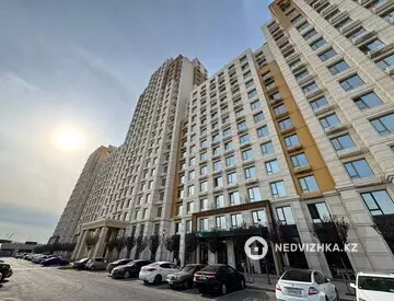 5-комнатная квартира, этаж 22 из 25, 243 м²