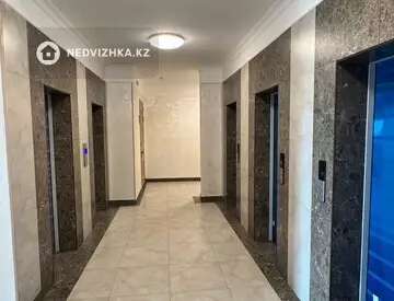 5-комнатная квартира, этаж 22 из 25, 243 м²