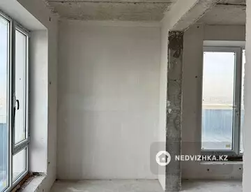 5-комнатная квартира, этаж 22 из 25, 243 м²