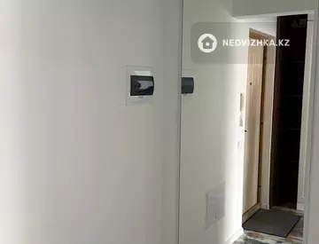 1-комнатная квартира, этаж 1 из 9, 38 м²