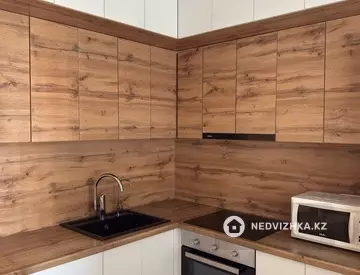 1-комнатная квартира, этаж 1 из 9, 38 м²