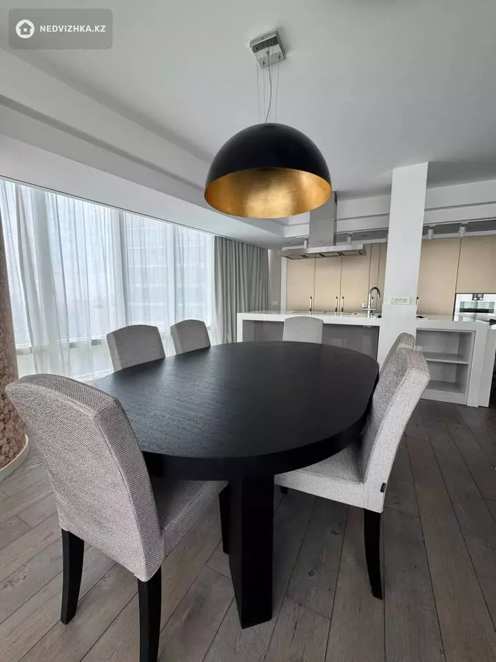 4-комнатная квартира, этаж 12 из 22, 185 м²