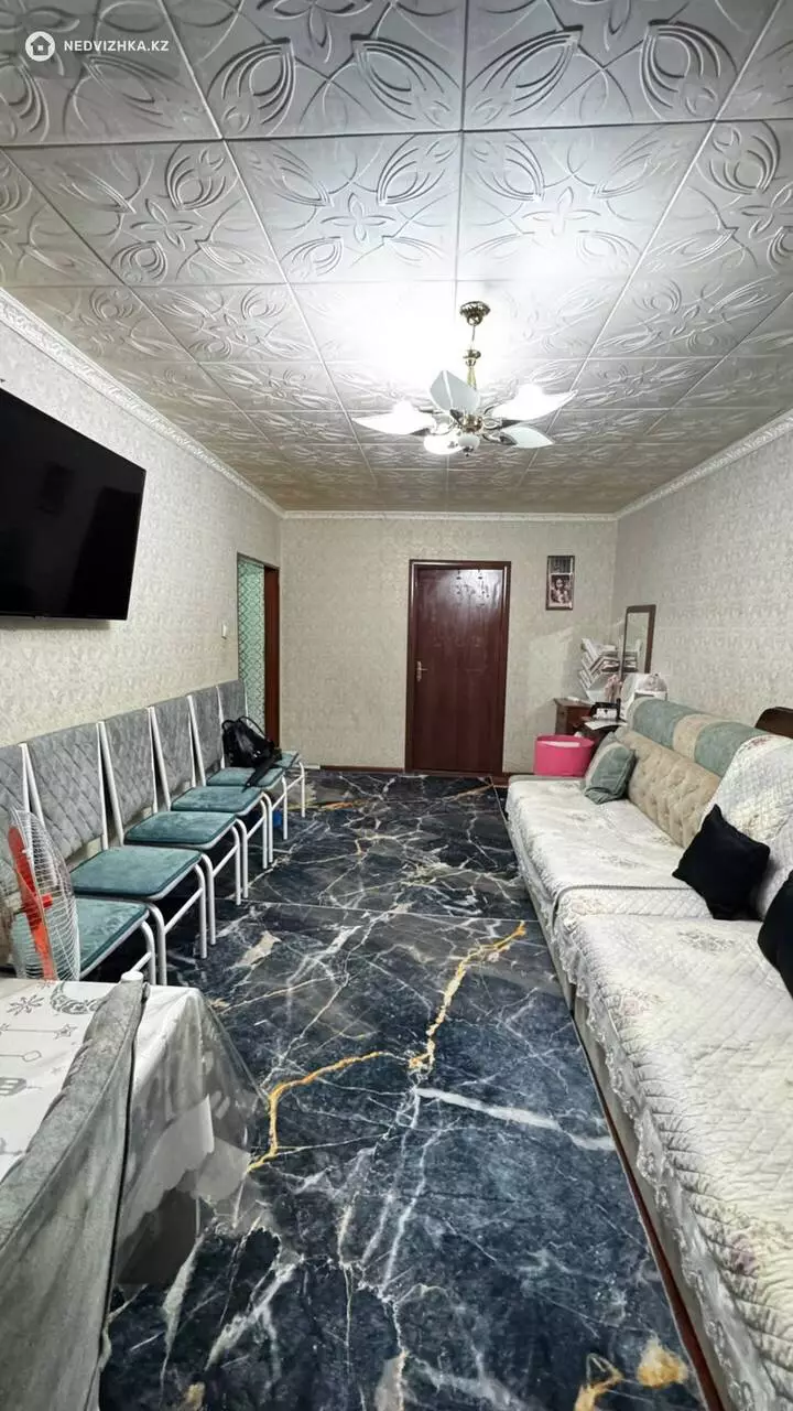2-комнатная квартира, этаж 1 из 5, 44 м², фотография 2