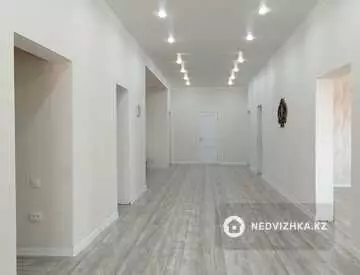 5-комнатный дом, 10 соток, 255 м²