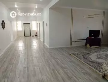 5-комнатный дом, 10 соток, 255 м²