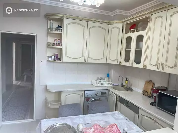 3-комнатная квартира, этаж 6 из 9, 75 м², фотография 2
