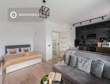 1-комнатная квартира, этаж 8 из 12, 40 м², Посуточно