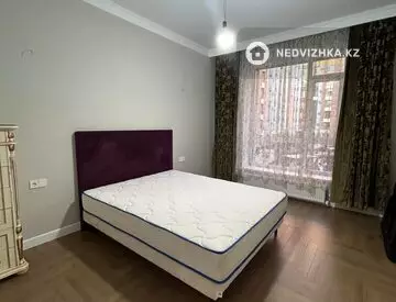 1-комнатная квартира, этаж 2 из 12, 59 м²